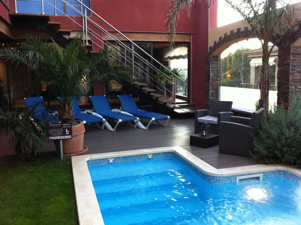 Hotel La Placa Garriguella Extérieur photo