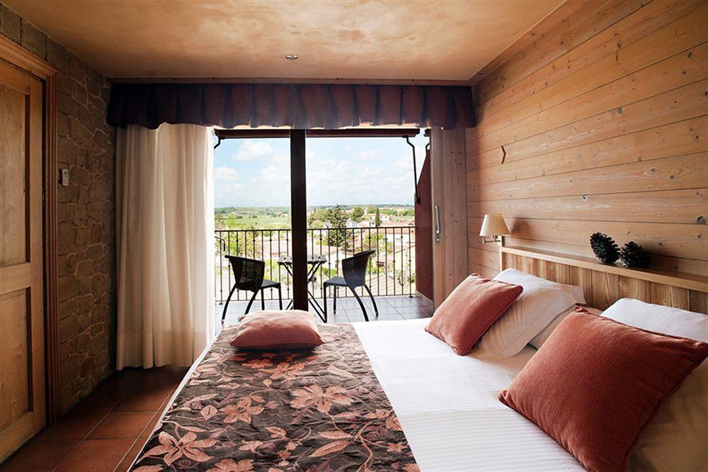 Hotel La Placa Garriguella Extérieur photo