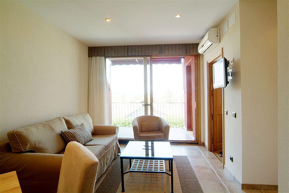 Hotel La Placa Garriguella Extérieur photo