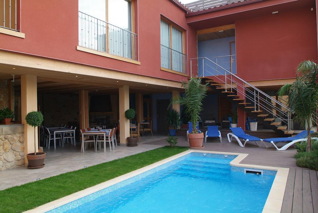 Hotel La Placa Garriguella Extérieur photo