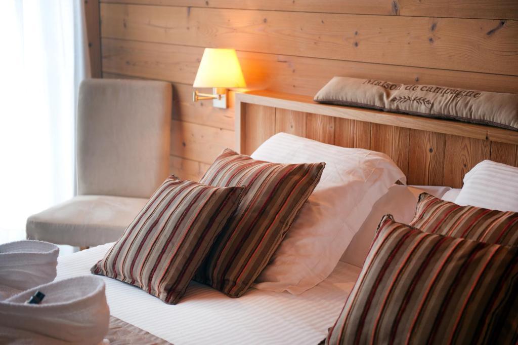 Hotel La Placa Garriguella Chambre photo