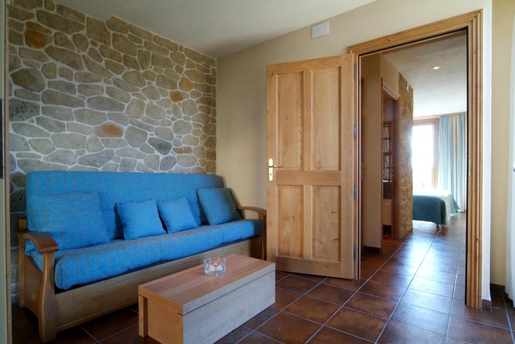 Hotel La Placa Garriguella Chambre photo