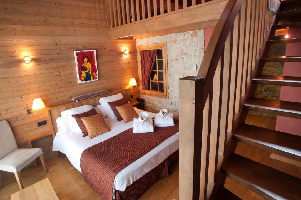 Hotel La Placa Garriguella Chambre photo